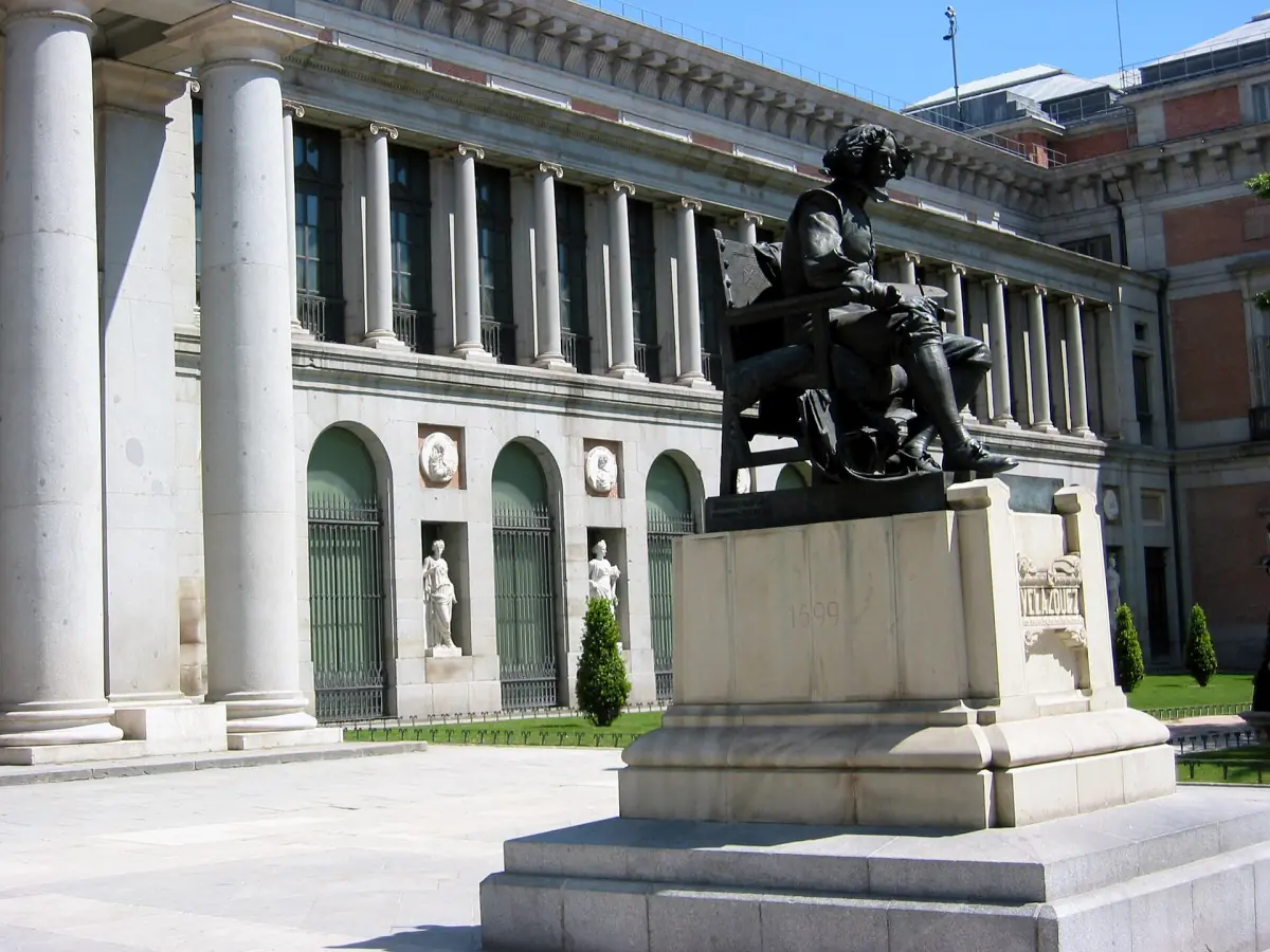 The statue of Velázquez at the Prado